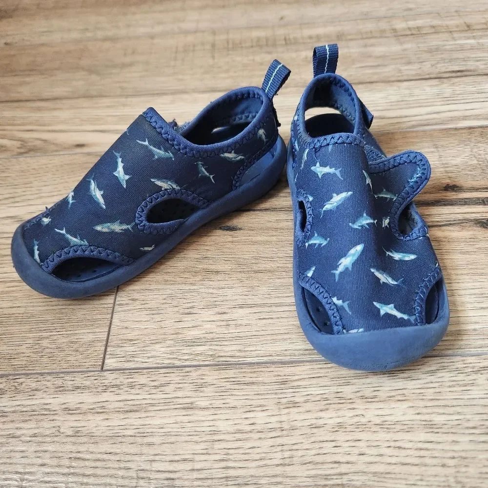 OshKosh B'Gosh Shark Print Water Aquatic Shoes Size 7 Navy Blue